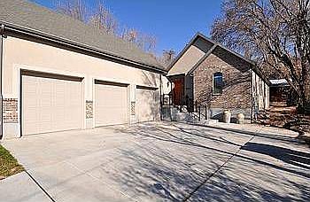 2nd image of 4827 Holladay Blvd