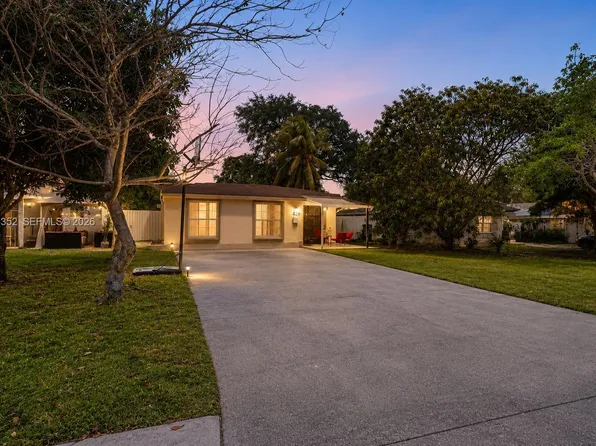 1379 NE 177th St, North Miami Beach, FL 33162