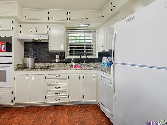 3rd image of 1045 Avenue G