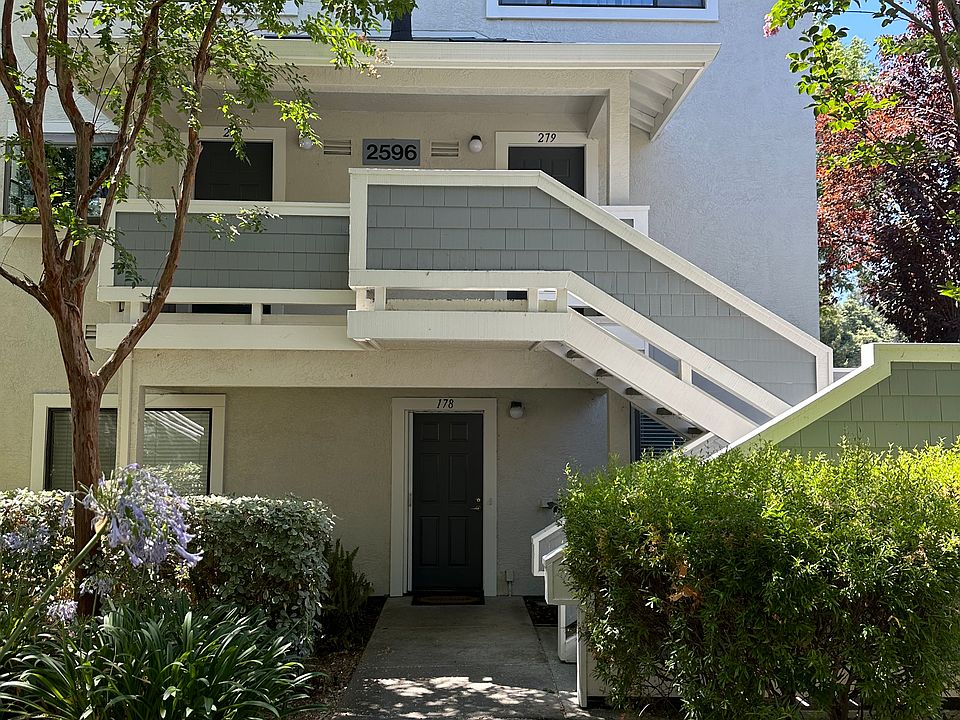 Front Entrance/Walkway and Door