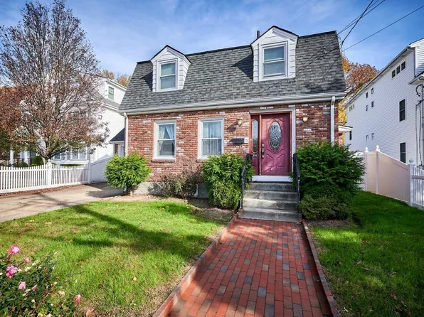 78 Chapel St, Newton, MA 02458