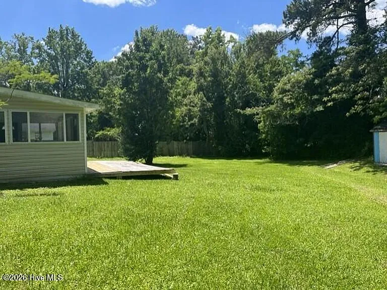 1312 Wolf Swamp Rd — Photo 21