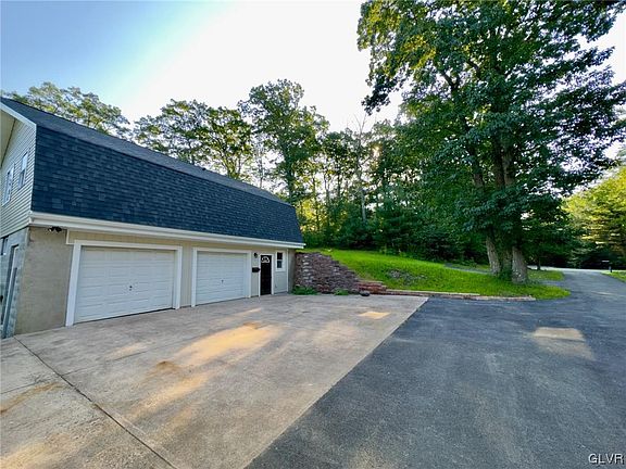 3rd image of 248 Krystal Ct