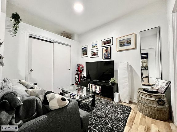 3rd image of 168 India St APT 6