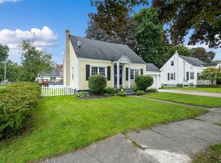 8 Ellmore Dr, Whitesboro, NY 13492