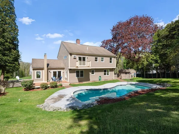 122 Deerfoot Rd, Southborough, MA 01772