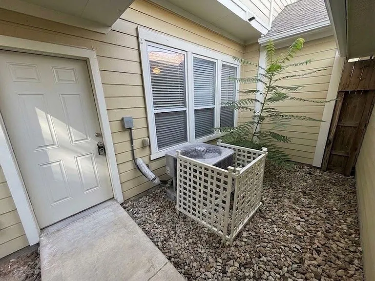 4112 Mattie St — Photo 11