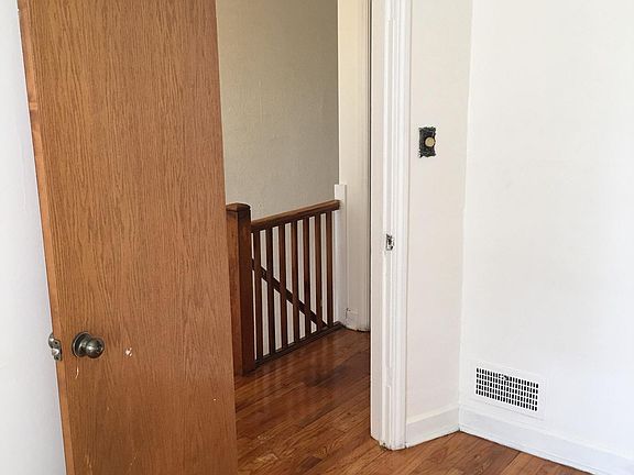 3rd image of 7931 S Jeffery Ave
