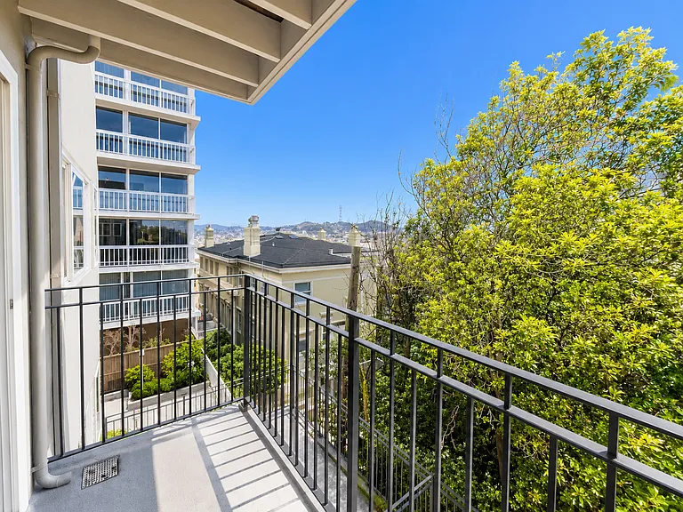 2121 Laguna St #25A — Photo 7