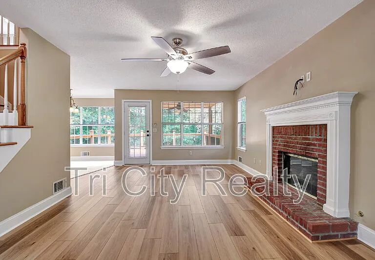 49 Montrose Ln — Photo 17