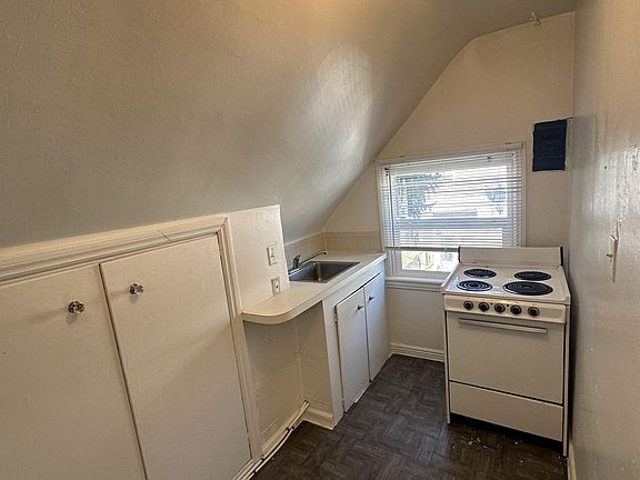 4th image of 1203 11th St #C