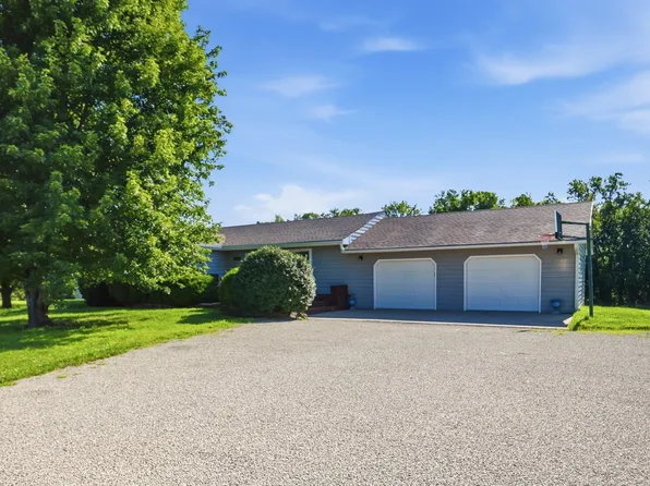 16345 Shadow Cir, Wamego, KS 66547