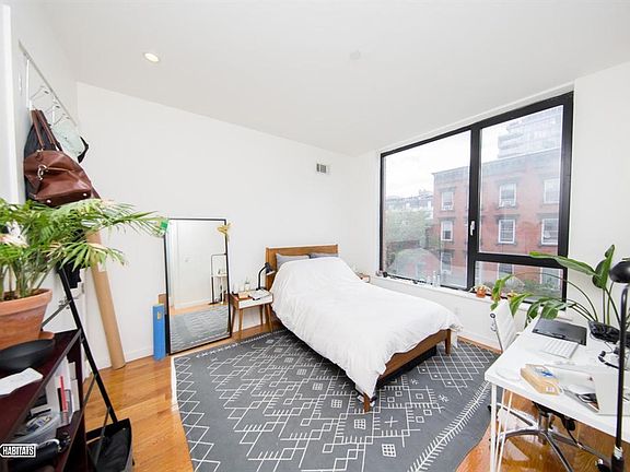 3rd image of 687 Driggs Ave APT 2F