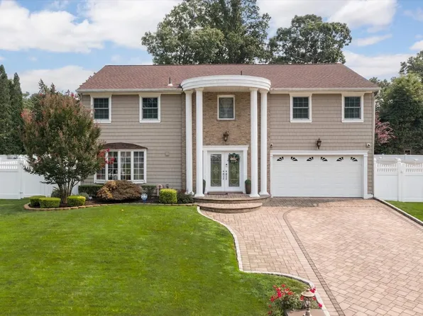 69 Empress Pines Drive, Nesconset, NY 11767