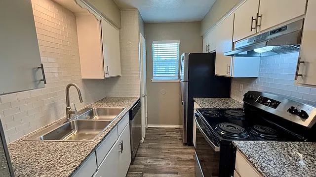 Autumn Creek Apartments — Photo 9