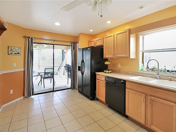 4th image of 1405 NE 3rd Ter