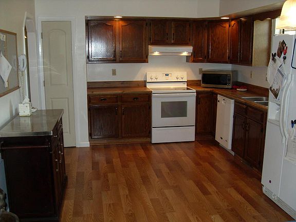 3rd image of 1741 Campfire Dr