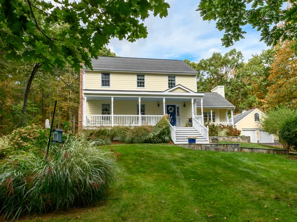 40 Whispering Woods Road, Guilford, CT 06437