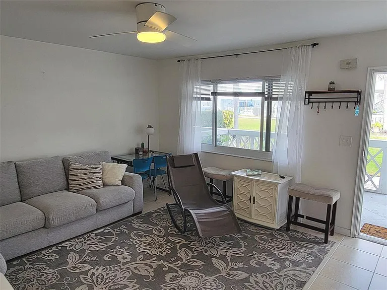 2170 NE 51st Ct #B7 — Photo 5