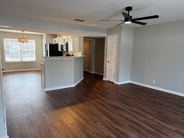 1026 Wolves Den Pl — Photo 8