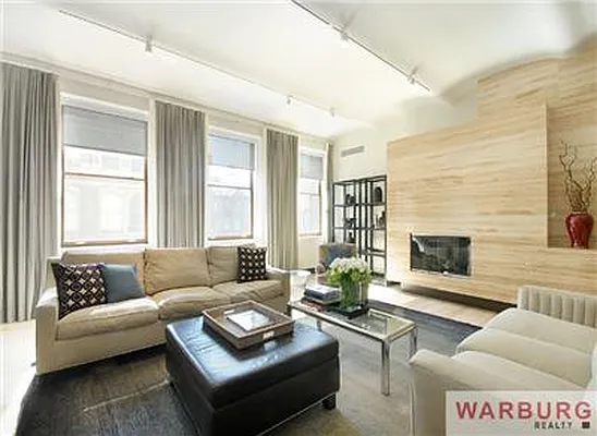 Sold by Warburg | media 10