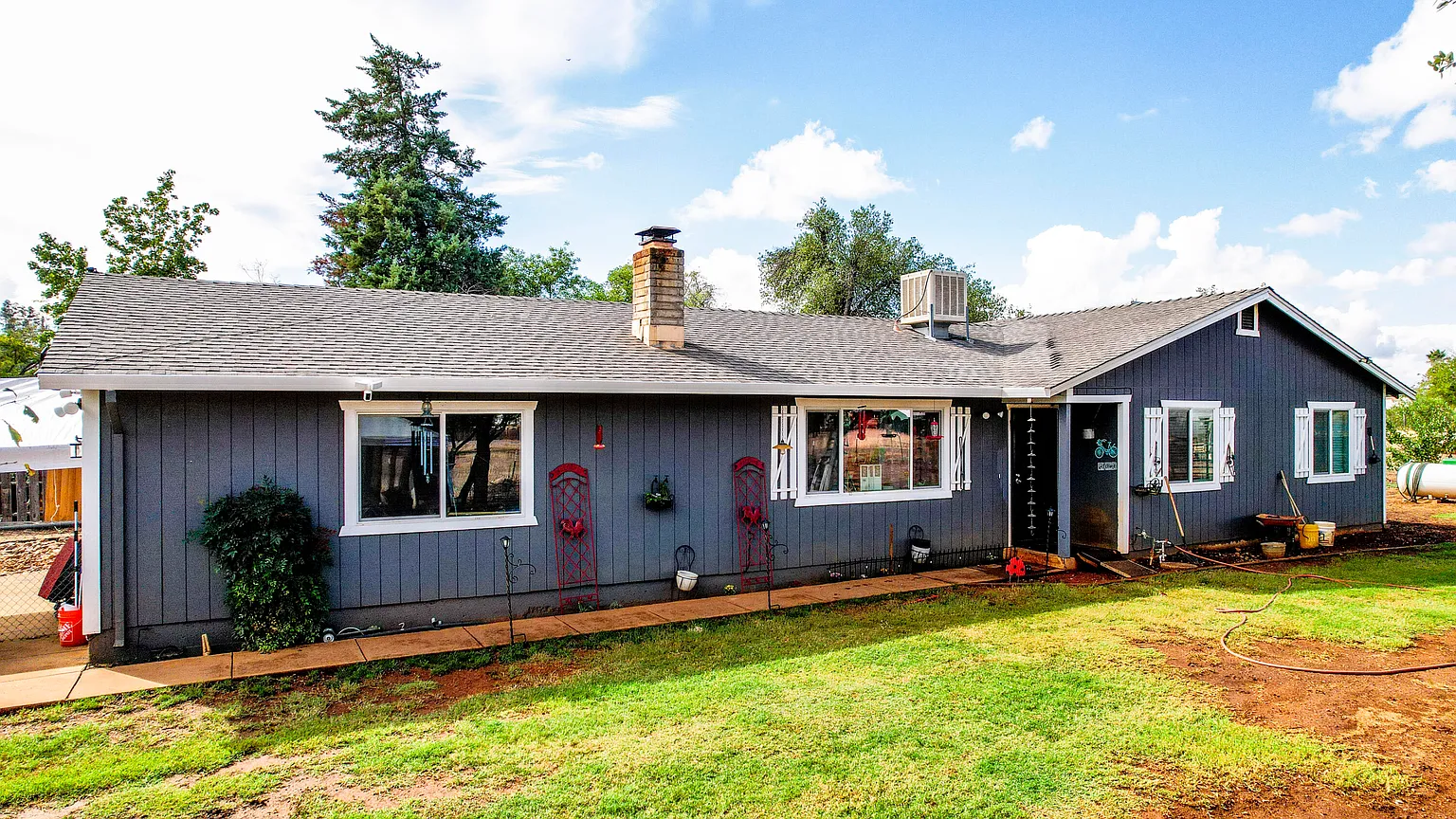 17871 Strawberry Ln photo 1