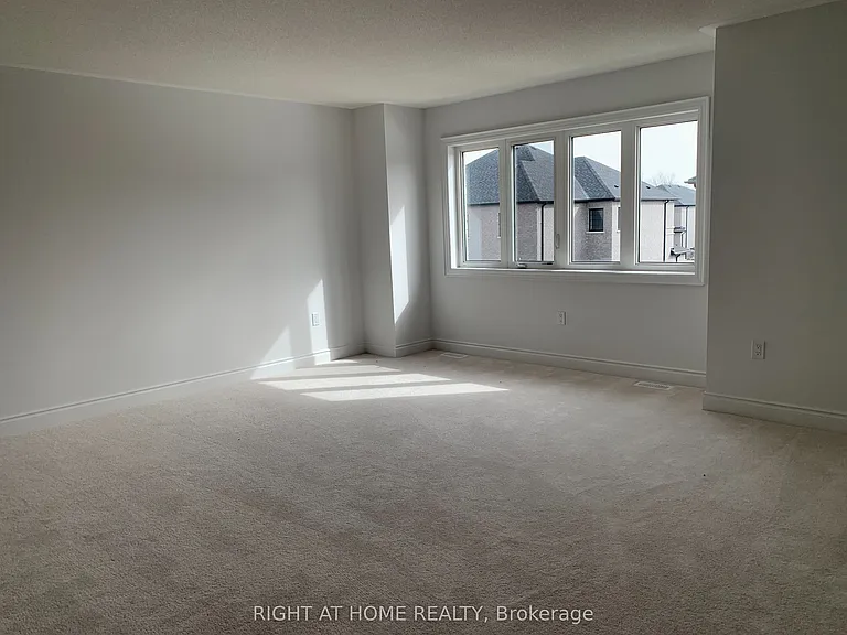 Amber Dr — Photo 13