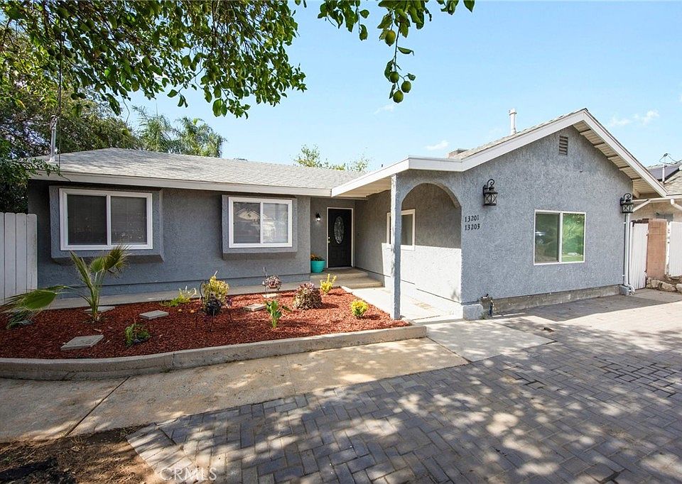 1st image of 13201 De Foe Ave