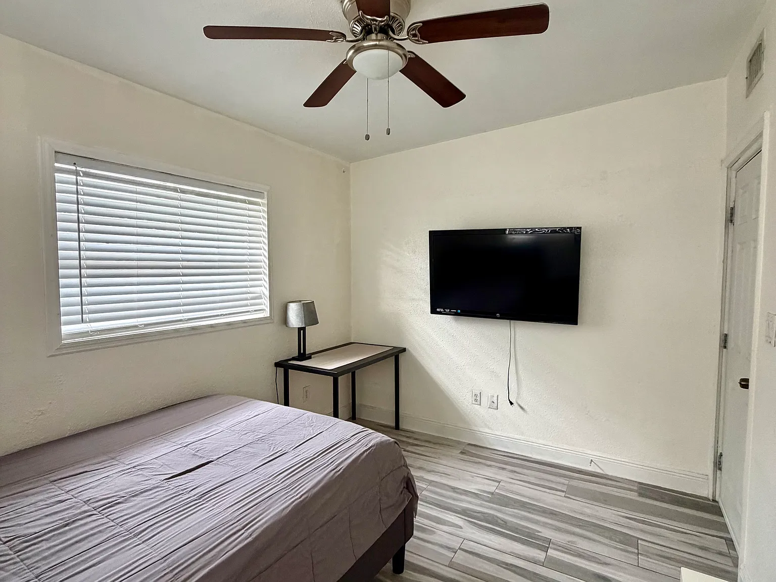 1 bed, 1450 sqft, $650 — Photo 2