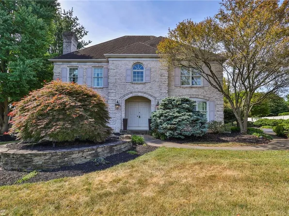 2724 Kingsbridge Ln, Allentown, PA 18103