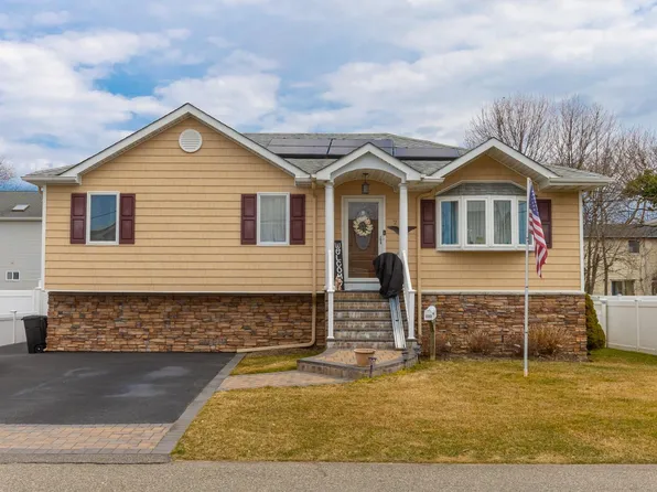 232 Linton Avenue, Lindenhurst, NY 11757
