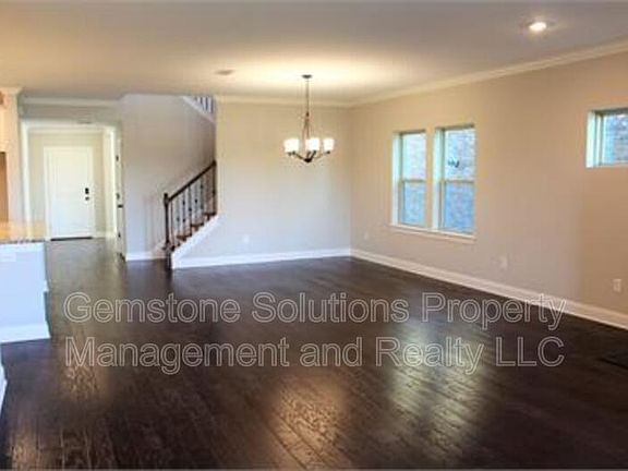 3rd image of 1731 Foxland Blvd