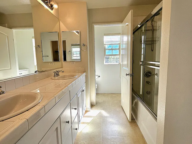 37 Bijou — Photo 16