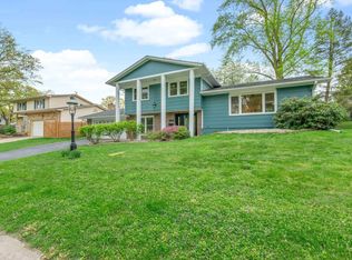 1559 Forest Hills Rd, Bettendorf, IA 52722