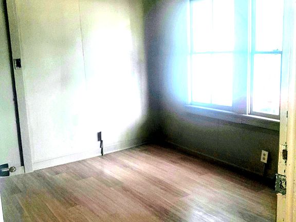 4th image of 1002 Louisiana Ave