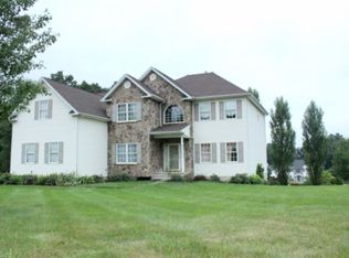 11 Village Gate Rd, Washington, NJ 07882