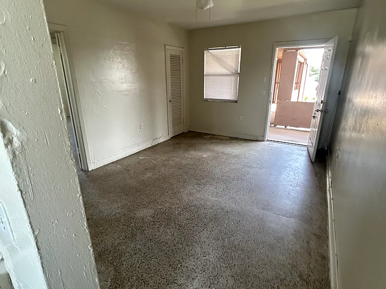 537 18th St #206 — Photo 4