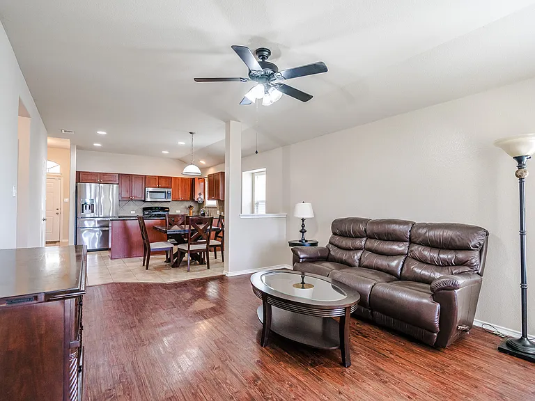 2404 Christoff Loop — Photo 6