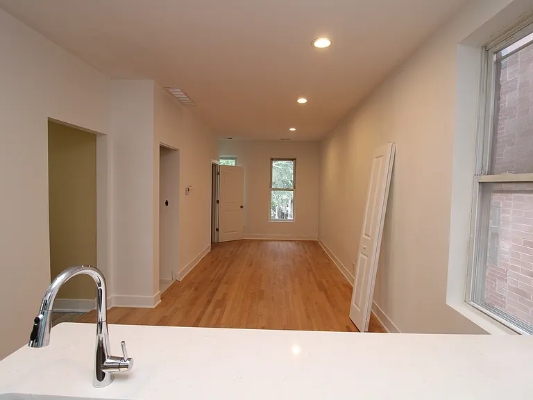 1544 N Bosworth Ave #2F — Photo 3