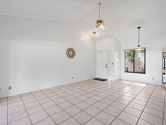 4th image of 18 Via De Casas Sur APT 102