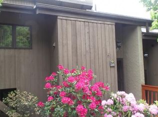 208 Treetop Ln, Johnson City, TN 37601