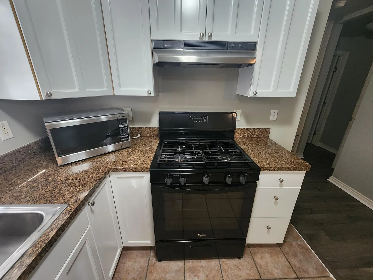 2 bed, 756 sqft, $1,295 — Photo 3