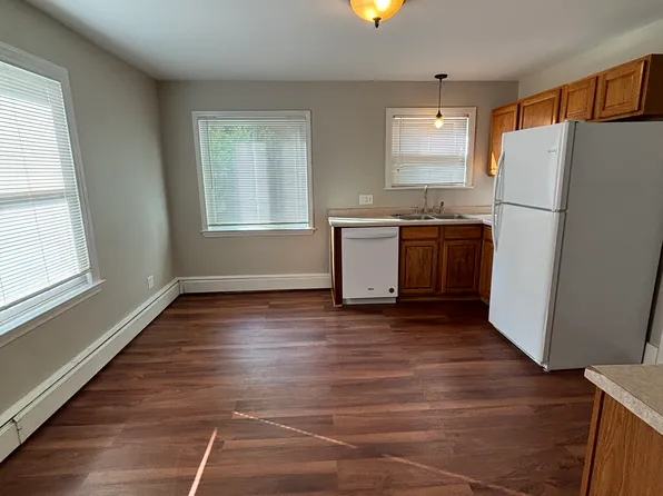 907 Wheaton Ave, Kalamazoo, MI 49008