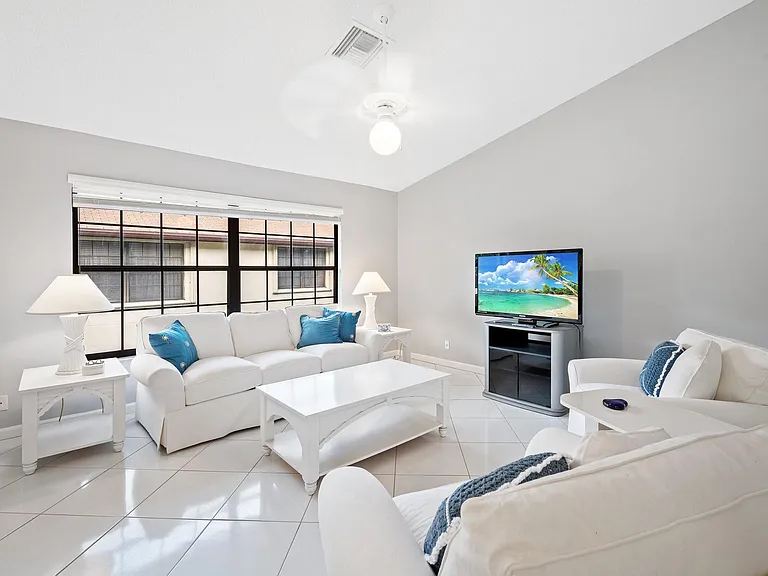 3258 Jog Park Dr — Photo 1
