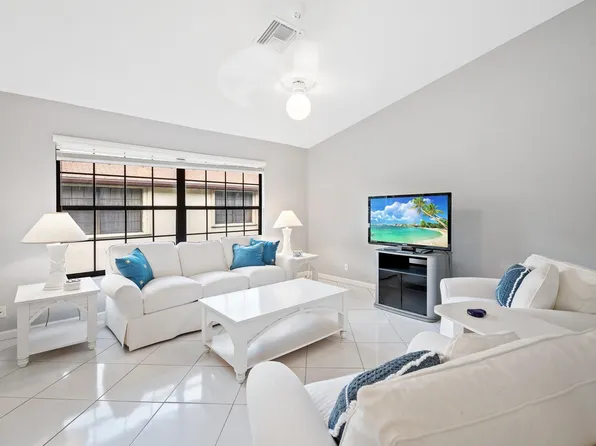 3258 Jog Park Dr, Greenacres, FL 33467