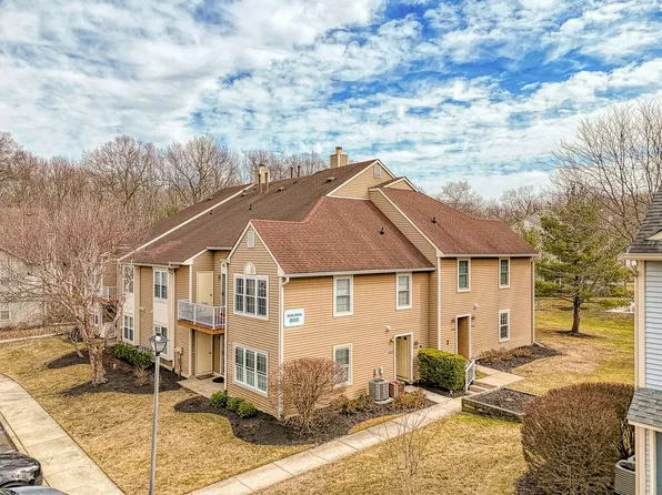 805A Harwood Ct, Mount Laurel, NJ 08054