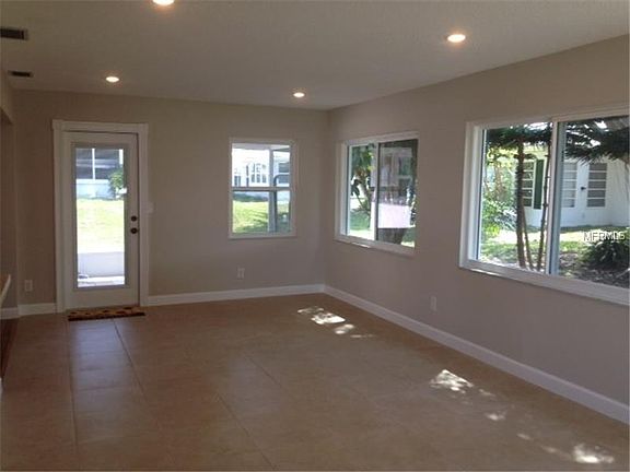 4th image of 14042 90th Ave