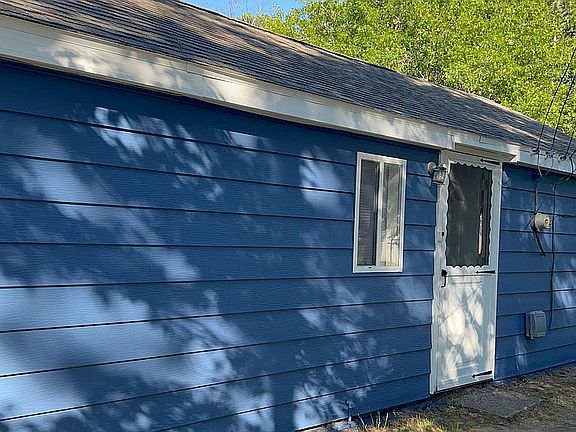 2nd image of 5067 Lucinda Dr