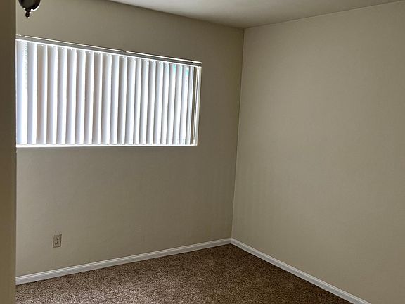 4th image of 2223 S Lanoitan Ave S