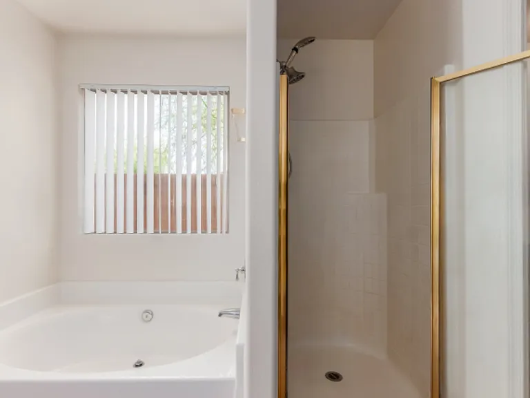 608 W Rattlesnake Pl — Photo 7